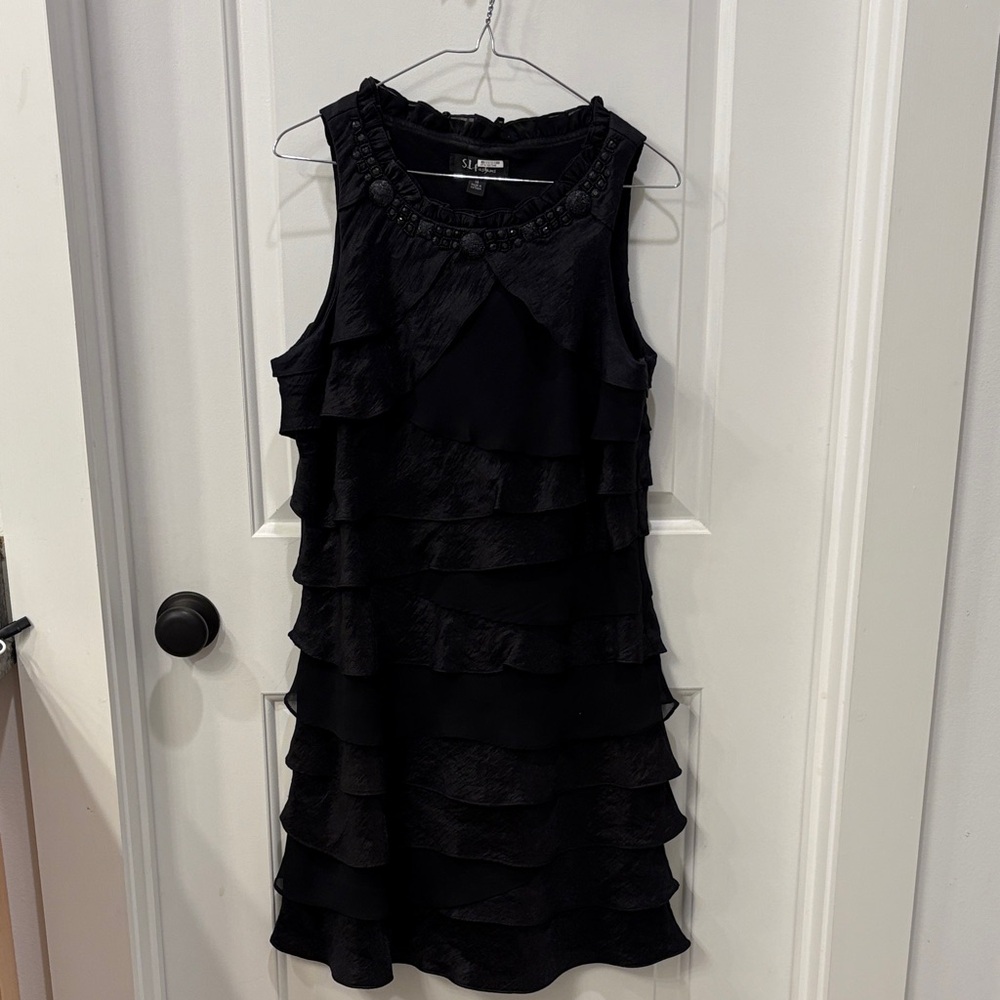 Elegant Black Sleeveless Dress